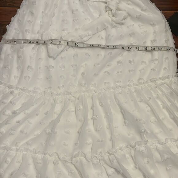 Lulu’s White Halter Belt Dress Feminine Contemporary Event Festival Brand New - Picture 6 of 16
